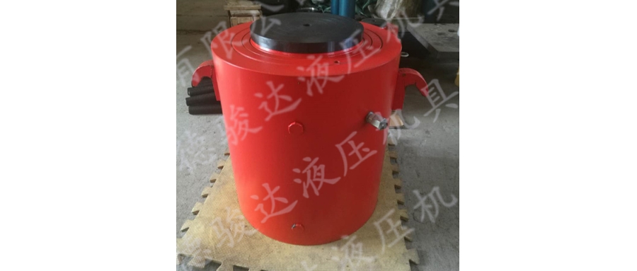 雙作用液壓千斤頂使用前應(yīng)注意些什么？